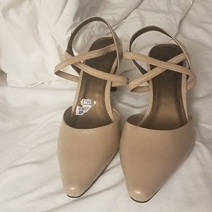 Life Stride Nude Heels